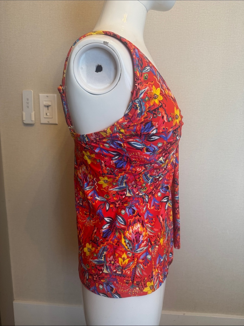 Twist-Front Floral Swim Tankini - Red - Picture 6 of 6